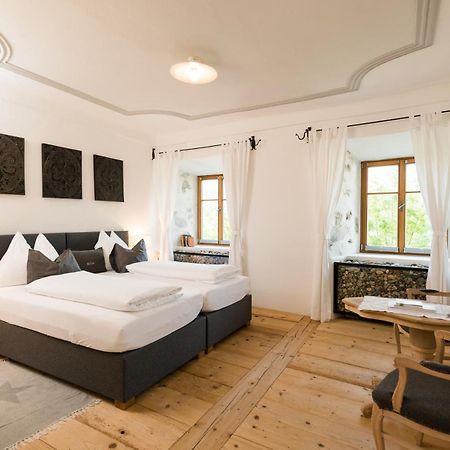 Hotel & Gourmetwirtshaus Kirchenwirt Seit 1326 Leogang Bagian luar foto